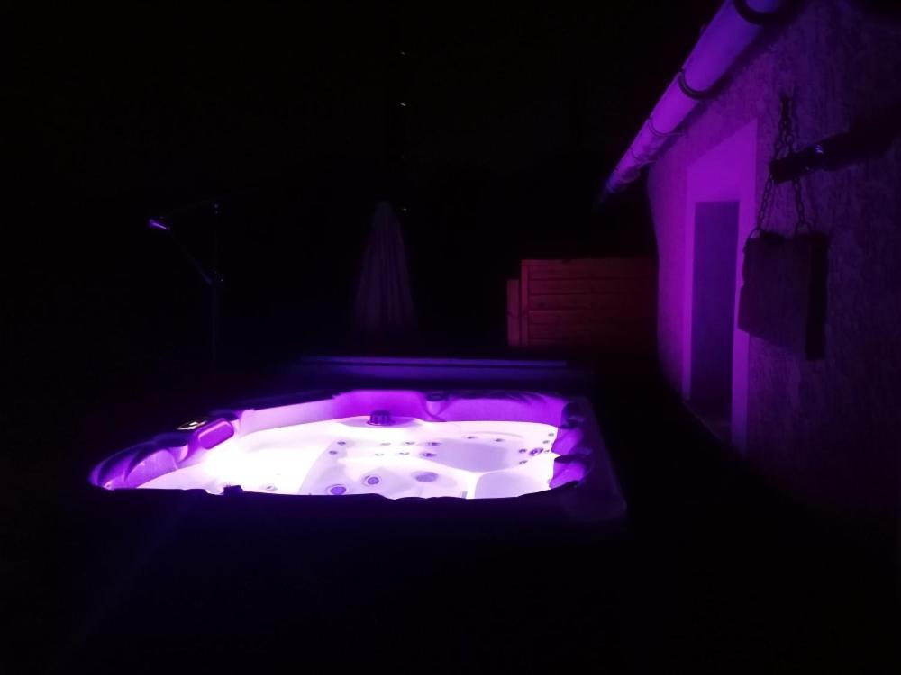 Gite De Charme Spa Privatif L'Oustau Di Tonin Malaucène 외부 사진